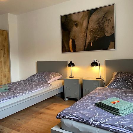 Charlie , Solingen Mitte, Ferien/Messe Wohnung Fuer Bis Zu 5 Personen Экстерьер фото