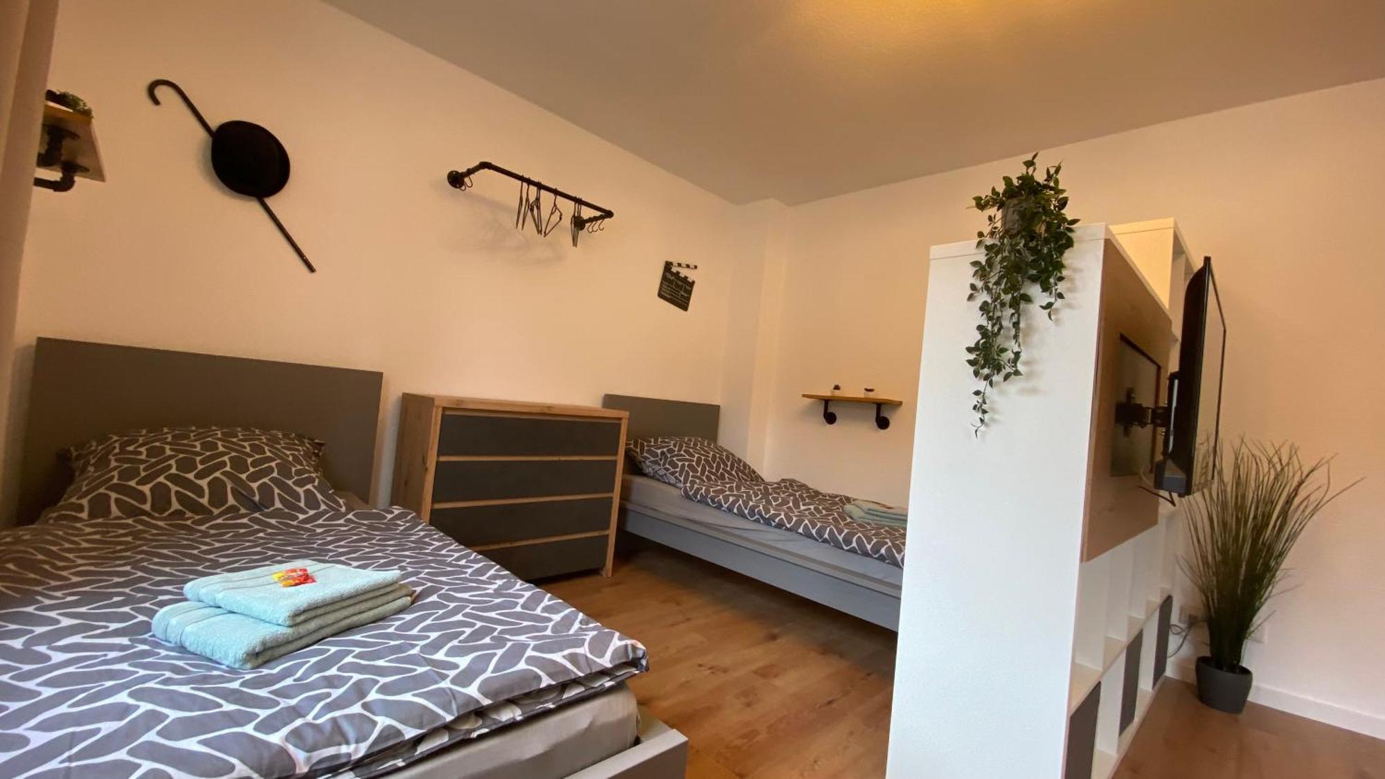 Charlie , Solingen Mitte, Ferien/Messe Wohnung Fuer Bis Zu 5 Personen Экстерьер фото